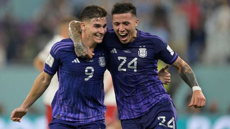 Lionel Messi freut sich über die Qualität der jungen argentinischen Spieler